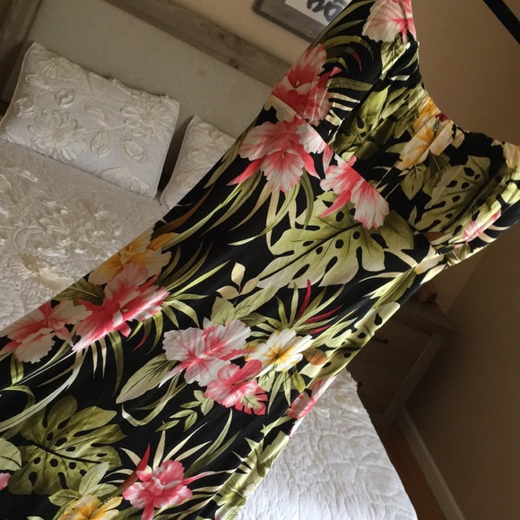 Sundress - Picture 2 of 3